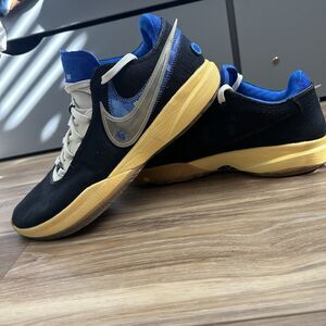 Nike LeBron 20 “Uninterrupted x Speak Your Truth” Men’s Size 13 EUC Black Gold